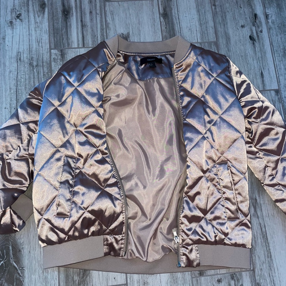 very cooling jacket, feels soft and cooling